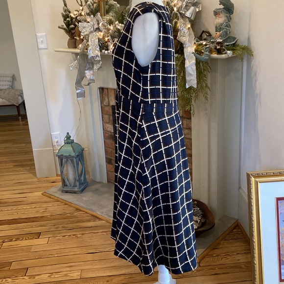 J.Crew 100% SILK A-Line
Dress in Windowpane size 12 - Picture 7 of 9